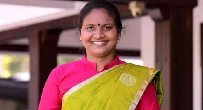 രമ്യ ഹരിദാസിന്റെ സ്ഥാനാര്ഥിത്വം : ചിറയിന്കീഴില് കോലം കത്തിച്ച് പ്രതിഷേധം രമ്യ ഹരിദാസിന്റെ സ്ഥാനാര്ഥിത്വം : ചിറയിന്കീഴില് കോലം കത്തിച്ച് പ്രതിഷേധം