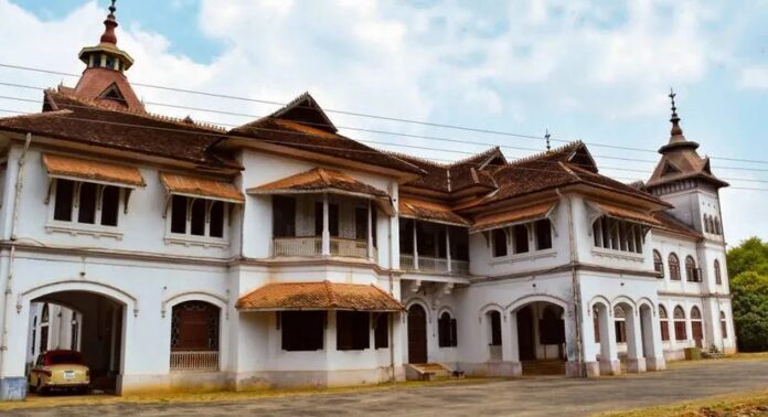 കവടിയാർ കൊട്ടാരത്തിലെ കവർച്ച ക്രെെംബ്രാഞ്ച് അന്വേഷിക്കും കവടിയാർ കൊട്ടാരത്തിലെ കവർച്ച ക്രെെംബ്രാഞ്ച് അന്വേഷിക്കും