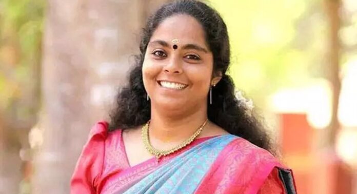 എന്റെ പരാതിയിൽ അന്ന് മൗനം പാലിച്ച മുഖ്യമന്ത്രി ഇന്ന് സ്ത്രീത്വത്തെക്കുറിച്ച് വാചാലനാകുന്നു : വിമർശിച്ച് അരിത ബാബു എന്റെ പരാതിയിൽ അന്ന് മൗനം പാലിച്ച മുഖ്യമന്ത്രി ഇന്ന് സ്ത്രീത്വത്തെക്കുറിച്ച് വാചാലനാകുന്നു : വിമർശിച്ച് അരിത ബാബു