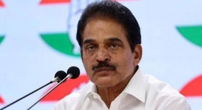രാജീവ് ചന്ദ്രശേഖറിനെതിരെ കേന്ദ്ര തെരഞ്ഞെടുപ്പു കമ്മീഷന് പരാതി നല്കുമെന്ന് കെ.സി വേണുഗോപാല് രാജീവ് ചന്ദ്രശേഖറിനെതിരെ കേന്ദ്ര തെരഞ്ഞെടുപ്പു കമ്മീഷന് പരാതി നല്കുമെന്ന് കെ.സി വേണുഗോപാല്