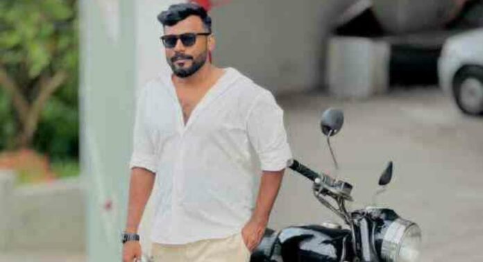 ഇന്സ്റ്റഗ്രാമിലൂടെ സൗഹൃദം സ്ഥാപിച്ച് യുവതികളുടെ സ്വര്ണാഭരണവുമായി കടന്നുകളയുന്നത് പതിവ് ; ‘കിനാവിന്റെ രാജകുമാരന്’ പിടിയിൽ ഇന്സ്റ്റഗ്രാമിലൂടെ സൗഹൃദം സ്ഥാപിച്ച് യുവതികളുടെ സ്വര്ണാഭരണവുമായി കടന്നുകളയുന്നത് പതിവ് ; ‘കിനാവിന്റെ രാജകുമാരന്’ പിടിയിൽ