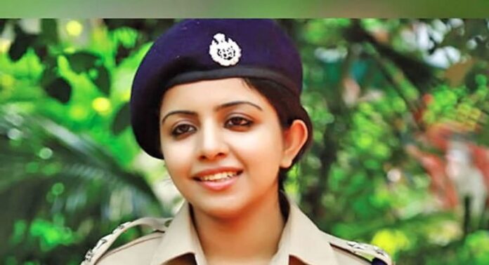 മെറിൻ ജോസഫിനെ കോഴിക്കോട് കമ്മീഷണറായി നിയമിച്ച് സംസ്ഥാന സർക്കാർ മെറിൻ ജോസഫിനെ കോഴിക്കോട് കമ്മീഷണറായി നിയമിച്ച് സംസ്ഥാന സർക്കാർ