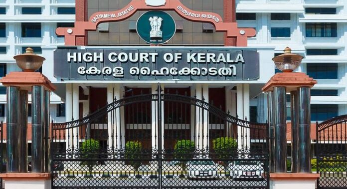 ശബരിമല സ്വര്ണ്ണക്കൊള്ളക്കേസില് എസ്ഐടി ഹൈക്കോടതിയില് അന്വേഷണ പുരോഗതി റിപ്പോര്ട്ട് സമര്പ്പിച്ചു ശബരിമല സ്വര്ണ്ണക്കൊള്ളക്കേസില് എസ്ഐടി ഹൈക്കോടതിയില് അന്വേഷണ പുരോഗതി റിപ്പോര്ട്ട് സമര്പ്പിച്ചു
