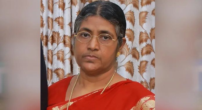 നെയ്യാറ്റിൻകരയിൽ സ്വയം ചിതയൊരുക്കി ആത്മഹത്യയ്ക്ക് ശ്രമിച്ച വയോധിക മരിച്ചു നെയ്യാറ്റിൻകരയിൽ സ്വയം ചിതയൊരുക്കി ആത്മഹത്യയ്ക്ക് ശ്രമിച്ച വയോധിക മരിച്ചു
