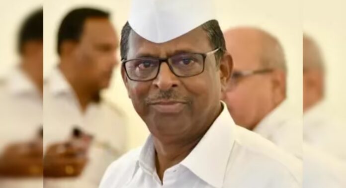 ഔദ്യോഗിക വസതിയിലെ കിടപ്പുമുറിയില് ട്രാൻസ് സ്ത്രീയോടൊത്ത് മന്ത്രി ഔദ്യോഗിക വസതിയിലെ കിടപ്പുമുറിയില് ട്രാൻസ് സ്ത്രീയോടൊത്ത് മന്ത്രി