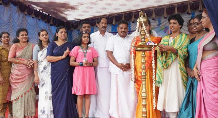 കാരംവേലി സര്ക്കാര് എല് പി സ്കൂളിന്റെ 115-ാമത് വാര്ഷികം ആഘോഷിച്ചു കാരംവേലി സര്ക്കാര് എല് പി സ്കൂളിന്റെ 115-ാമത് വാര്ഷികം ആഘോഷിച്ചു