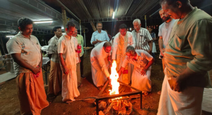 ചുങ്കപ്പാറ കരുവള്ളിക്കാട് കുരിശുമല തീർത്ഥാടനത്തിന് തിരക്കേറുന്നു ചുങ്കപ്പാറ കരുവള്ളിക്കാട് കുരിശുമല തീർത്ഥാടനത്തിന് തിരക്കേറുന്നു