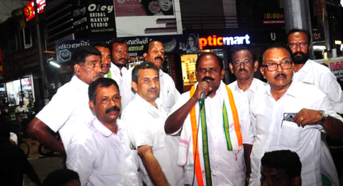 കോന്നിയിലെ യൂ.ഡി.എഫ് സ്ഥാനാർഥി പ്രൊഫ.സതീഷ് കൊച്ചുപറമ്പിലിന് ആവേശകരമായ സ്വീകരണം കോന്നിയിലെ യൂ.ഡി.എഫ് സ്ഥാനാർഥി പ്രൊഫ.സതീഷ് കൊച്ചുപറമ്പിലിന് ആവേശകരമായ സ്വീകരണം