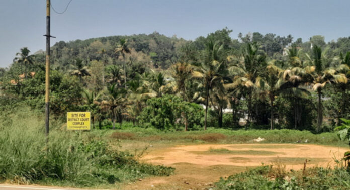 പത്തനംതിട്ട കോടതി സമുച്ചയം നിര്മ്മിക്കാന് സ്ഥലമുണ്ട് ; പണിയാന് പണമില്ല പത്തനംതിട്ട കോടതി സമുച്ചയം നിര്മ്മിക്കാന് സ്ഥലമുണ്ട് ; പണിയാന് പണമില്ല