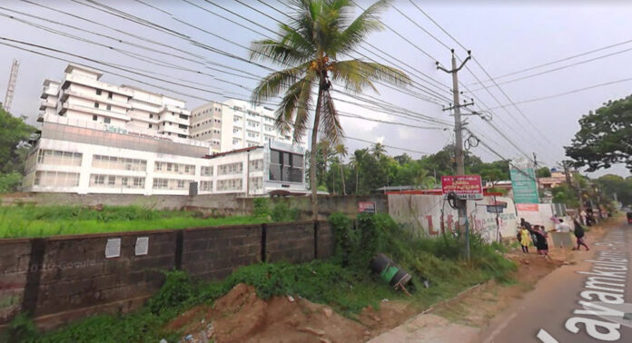അടൂർ ലൈഫ് ലൈൻ ആശുപത്രിയിൽ 64 വയസ്സുകാരിക്ക് കാൽമുട്ട് മാറ്റിവെക്കാന് റോബോട്ടിക് ശസ്ത്രക്രിയ അടൂർ ലൈഫ് ലൈൻ ആശുപത്രിയിൽ 64 വയസ്സുകാരിക്ക് കാൽമുട്ട് മാറ്റിവെക്കാന് റോബോട്ടിക് ശസ്ത്രക്രിയ