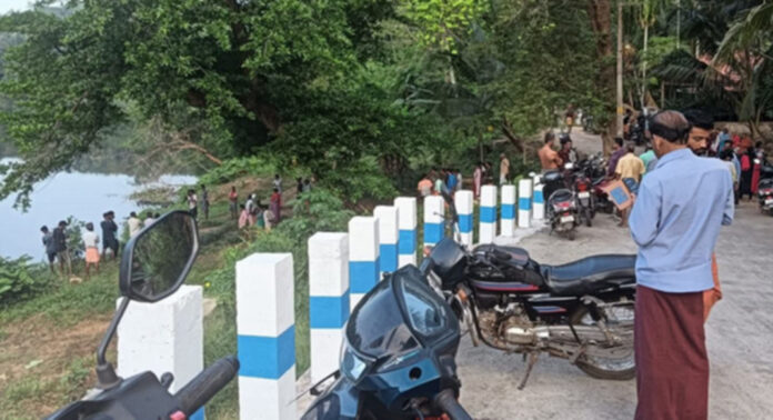 തുമ്പമണ് മണ്ണാക്കടവില് നദിയില് കുളിക്കാന് ഇറങ്ങിയ ആള് മുങ്ങി മരിച്ചു തുമ്പമണ് മണ്ണാക്കടവില് നദിയില് കുളിക്കാന് ഇറങ്ങിയ ആള് മുങ്ങി മരിച്ചു