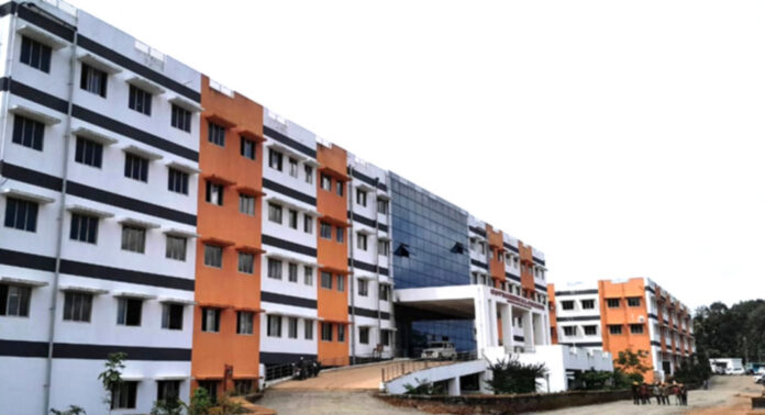 കോന്നി മെഡിക്കൽ കോളേജ് സർജ്ജൻ അവധിയിൽ പ്രവേശിച്ചു കോന്നി മെഡിക്കൽ കോളേജ് സർജ്ജൻ അവധിയിൽ പ്രവേശിച്ചു