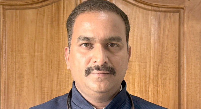 പത്തനംതിട്ടയില് തെരഞ്ഞെടുപ്പ് ചെലവ് നിരീക്ഷകനായി ഡോ.എം മോഹന് ബാബു ചുമതലയേറ്റു പത്തനംതിട്ടയില് തെരഞ്ഞെടുപ്പ് ചെലവ് നിരീക്ഷകനായി ഡോ.എം മോഹന് ബാബു ചുമതലയേറ്റു