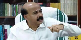 അമ്മ ആരാണെന്ന് തിരിച്ചറിയാത്തവരാണ് വന്ദേമാതരത്തെ എതിർക്കുന്നതെന്ന് കേരള സർവകലാശാല വൈസ് ചാൻസലർ ഡോ.മോഹനൻ കുന്നുമ്മൽ