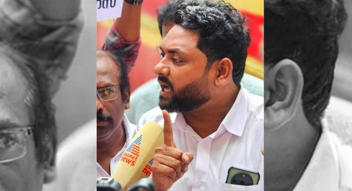 ജനകീയ പ്രശ്നങ്ങള് പരിഹരിക്കുന്നതിന് പകരം ആളൊഴിഞ്ഞ കസേരകൾ ഫില്ല് ചെയ്യാൻ സ്റ്റേജ് ഷോകൾ സംഘടിപ്പിക്കുകയാണ് എം.എല്.എ : നഹാസ് പത്തനംതിട്ട ജനകീയ പ്രശ്നങ്ങള് പരിഹരിക്കുന്നതിന് പകരം ആളൊഴിഞ്ഞ കസേരകൾ ഫില്ല് ചെയ്യാൻ സ്റ്റേജ് ഷോകൾ സംഘടിപ്പിക്കുകയാണ് എം.എല്.എ : നഹാസ് പത്തനംതിട്ട