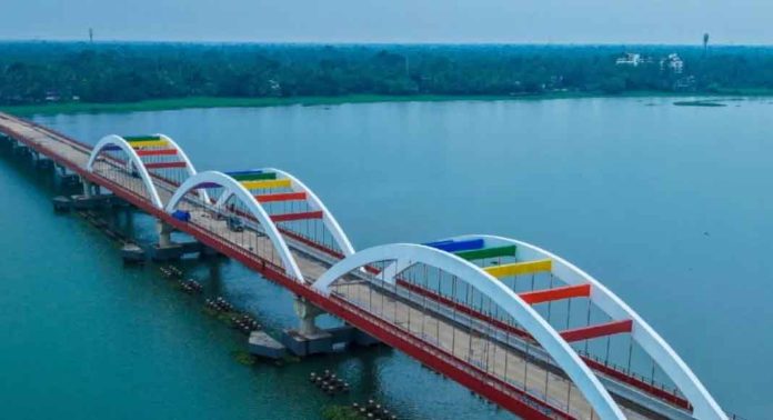 പെരുമ്പളം പാലം മുഖ്യമന്ത്രി ഇന്ന് ഉദ്ഘാടനം ചെയ്യും പെരുമ്പളം പാലം മുഖ്യമന്ത്രി ഇന്ന് ഉദ്ഘാടനം ചെയ്യും
