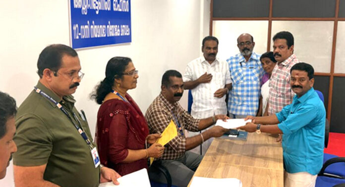 പത്തനംതിട്ട ജില്ലയില് ഇന്ന് സമര്പ്പിച്ചത് 14 നാമനിര്ദ്ദേശ പത്രികകള് പത്തനംതിട്ട ജില്ലയില് ഇന്ന് സമര്പ്പിച്ചത് 14 നാമനിര്ദ്ദേശ പത്രികകള്