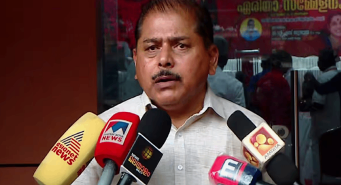 അമ്പലപ്പുഴയിൽ എൽഡിഎഫ് സ്ഥാനാര്ത്ഥിയിൽ മാറ്റമില്ലെന്നും സുധാകരന്റെ നിലപാടിനൊപ്പം പോകുന്ന ഒരാളും ആലപ്പുഴയിലെ പാര്ട്ടിയിലില്ലെന്നും ആലപ്പുഴ ജില്ലാ സെക്രട്ടറി അമ്പലപ്പുഴയിൽ എൽഡിഎഫ് സ്ഥാനാര്ത്ഥിയിൽ മാറ്റമില്ലെന്നും സുധാകരന്റെ നിലപാടിനൊപ്പം പോകുന്ന ഒരാളും ആലപ്പുഴയിലെ പാര്ട്ടിയിലില്ലെന്നും ആലപ്പുഴ ജില്ലാ സെക്രട്ടറി