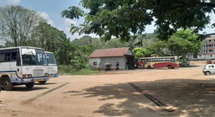 അവഗണനയുടെ പര്യായമായി റാന്നി : ആര്ക്കും വേണ്ടാത്ത ഒരു കെ.എസ്.ആര്.റ്റി.സി ബസ്സ് സ്റ്റാന്റ് അവഗണനയുടെ പര്യായമായി റാന്നി : ആര്ക്കും വേണ്ടാത്ത ഒരു കെ.എസ്.ആര്.റ്റി.സി ബസ്സ് സ്റ്റാന്റ്