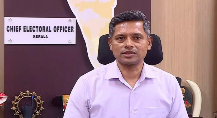 തെരഞ്ഞെടുപ്പ് കമ്മീഷൻ പ്രസ്താവനയിൽ ബിജെപി സീൽ വന്നത് ഗുരുതരമായ തെറ്റെന്ന് മുഖ്യതെരഞ്ഞെടുപ്പ് ഓഫീസർ രത്തൻ ഖേൽക്കർ തെരഞ്ഞെടുപ്പ് കമ്മീഷൻ പ്രസ്താവനയിൽ ബിജെപി സീൽ വന്നത് ഗുരുതരമായ തെറ്റെന്ന് മുഖ്യതെരഞ്ഞെടുപ്പ് ഓഫീസർ രത്തൻ ഖേൽക്കർ