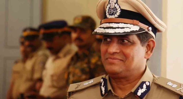 റവാഡ ചന്ദ്രശേഖറിന്റെ കാലാവധി നീട്ടി ഉത്തരവിറങ്ങി റവാഡ ചന്ദ്രശേഖറിന്റെ കാലാവധി നീട്ടി ഉത്തരവിറങ്ങി