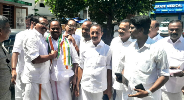 കോന്നി യു.ഡി.എഫ് സ്ഥാനാര്ഥി സതീഷ് കൊച്ചുപറമ്പിലിന് സ്വീകരണം നല്കി കോന്നി യു.ഡി.എഫ് സ്ഥാനാര്ഥി സതീഷ് കൊച്ചുപറമ്പിലിന് സ്വീകരണം നല്കി