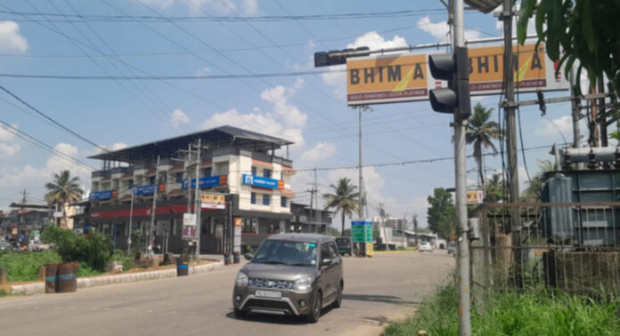 പത്തനംതിട്ട നഗരത്തിലെ ട്രാഫിക് സിഗ്നലുകള് പ്രവര്ത്തന രഹിതം പത്തനംതിട്ട നഗരത്തിലെ ട്രാഫിക് സിഗ്നലുകള് പ്രവര്ത്തന രഹിതം