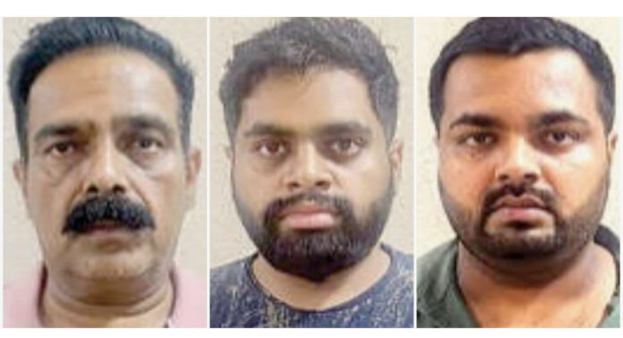 അഗ്രി – ടൂറിസം നിക്ഷേപ തട്ടിപ്പ് ; 100 കോടി രൂപയിലധികം വാങ്ങിയ അച്ഛനും മക്കളും പിടിയിൽ അഗ്രി – ടൂറിസം നിക്ഷേപ തട്ടിപ്പ് ; 100 കോടി രൂപയിലധികം വാങ്ങിയ അച്ഛനും മക്കളും പിടിയിൽ