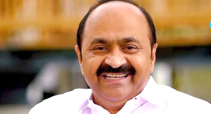 ബിഷപ്പ് ഹൗസിലെത്തി ആർച്ച് ബിഷപ്പ് അടക്കമുള്ളവരെ കണ്ട് മുഖ്യമന്ത്രി വി ഡി സതീശൻ ബിഷപ്പ് ഹൗസിലെത്തി ആർച്ച് ബിഷപ്പ് അടക്കമുള്ളവരെ കണ്ട് മുഖ്യമന്ത്രി വി ഡി സതീശൻ