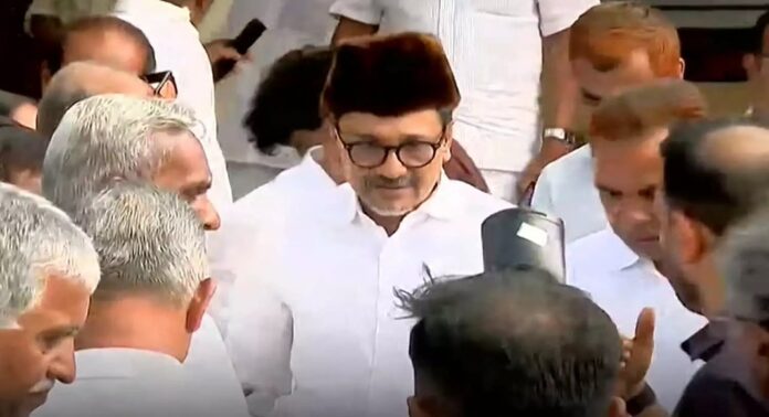 മുണ്ടക്കൈ-ചൂരല്മല ഉരുള്പൊട്ടല് ദുരിതബാധിതര്ക്കായി മുസ്ലിം ലീഗ് നിര്മിച്ചു നല്കിയ വീടുകളില് ഗൃഹപ്രവേശന ചടങ്ങുകള് നടത്തി മുണ്ടക്കൈ-ചൂരല്മല ഉരുള്പൊട്ടല് ദുരിതബാധിതര്ക്കായി മുസ്ലിം ലീഗ് നിര്മിച്ചു നല്കിയ വീടുകളില് ഗൃഹപ്രവേശന ചടങ്ങുകള് നടത്തി
