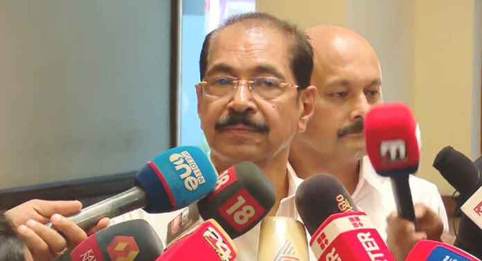 കെ.സി വേണുഗോപാലിനെ പിന്തുണച്ചെന്ന് തെളിയിക്കുന്ന ചിത്രം പുറത്തുവന്നതിന് പിന്നാലെ പ്രതികരണവുമായി സണ്ണി ജോസഫ് കെ.സി വേണുഗോപാലിനെ പിന്തുണച്ചെന്ന് തെളിയിക്കുന്ന ചിത്രം പുറത്തുവന്നതിന് പിന്നാലെ പ്രതികരണവുമായി സണ്ണി ജോസഫ്