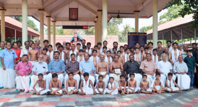 അയിരൂർ പുതിയകാവ് പടേനി പഠനക്കളരി ആരംഭിച്ചു അയിരൂർ പുതിയകാവ് പടേനി പഠനക്കളരി ആരംഭിച്ചു