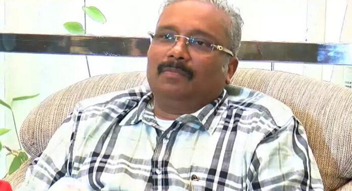 സസ്പെൻഷന് പിന്നാലെ സർക്കാരിനെതിരെ ആഞ്ഞടിച്ച് ഡോ.ബി. അശോക് ഐഎഎസ് സസ്പെൻഷന് പിന്നാലെ സർക്കാരിനെതിരെ ആഞ്ഞടിച്ച് ഡോ.ബി. അശോക് ഐഎഎസ്