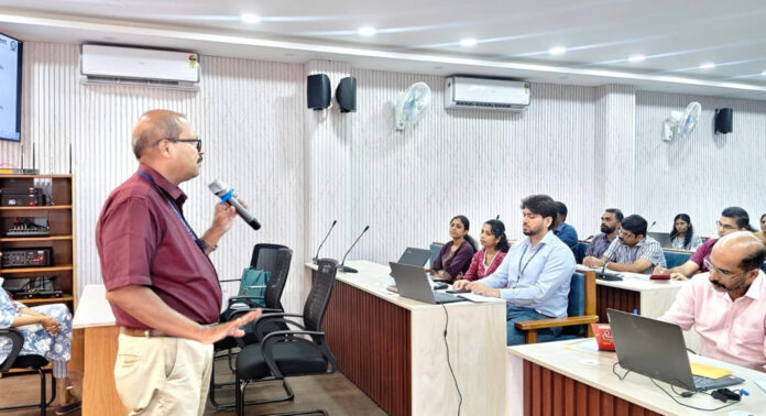 സെന്സസ് : രണ്ടാം ബാച്ച് ഉദ്യോഗസ്ഥരുടെ പരിശീലനം ആരംഭിച്ചു സെന്സസ് : രണ്ടാം ബാച്ച് ഉദ്യോഗസ്ഥരുടെ പരിശീലനം ആരംഭിച്ചു