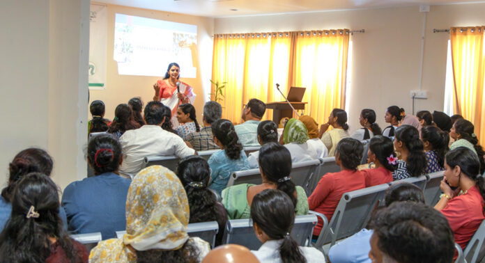 പാമ്പുകടി പ്രതിരോധം – ലൈഫ് ലൈൻ ആശുപത്രിയിൽ ബോധവത്കരണ പരിപാടി നടത്തി പാമ്പുകടി പ്രതിരോധം – ലൈഫ് ലൈൻ ആശുപത്രിയിൽ ബോധവത്കരണ പരിപാടി നടത്തി
