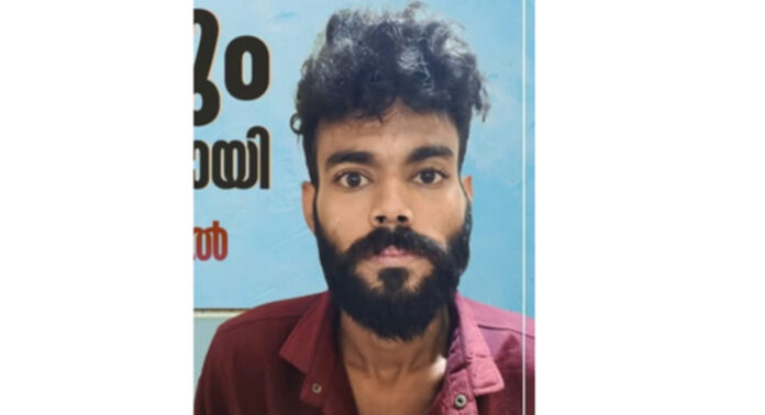ഇലക്ഷന് സ്പെഷ്യല് ഡ്രൈവിനോട് അനുബന്ധിച്ച് കഞ്ചാവും ഹാഷിഷ് ഓയിലുമായി ഒരാള് പിടിയില് ഇലക്ഷന് സ്പെഷ്യല് ഡ്രൈവിനോട് അനുബന്ധിച്ച് കഞ്ചാവും ഹാഷിഷ് ഓയിലുമായി ഒരാള് പിടിയില്