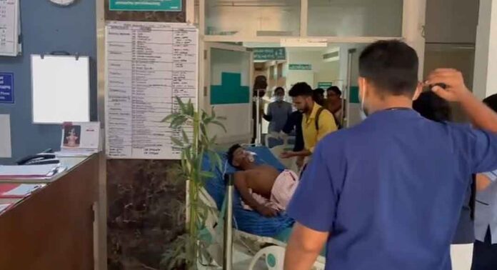 മത്സ്യബന്ധനത്തിനിടെ ബോട്ടിന്റെ എഞ്ചിൻ റൂമിൽ നിന്ന് രാസവസ്തു ശ്വസിച്ച് മരിച്ച 2 പശ്ചിമ ബംഗാള് സ്വദേശികളുടെ പോസ്റ്റ്മോര്ട്ടം ഇന്ന് മത്സ്യബന്ധനത്തിനിടെ ബോട്ടിന്റെ എഞ്ചിൻ റൂമിൽ നിന്ന് രാസവസ്തു ശ്വസിച്ച് മരിച്ച 2 പശ്ചിമ ബംഗാള് സ്വദേശികളുടെ പോസ്റ്റ്മോര്ട്ടം ഇന്ന്