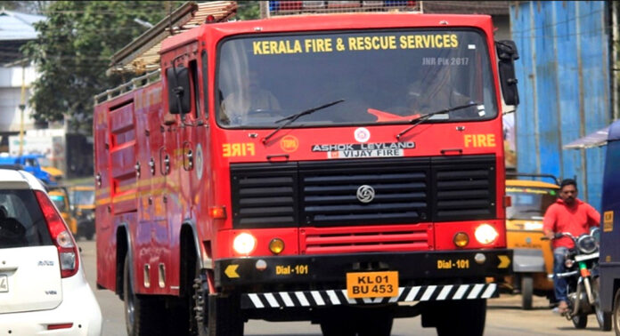 ഓമല്ലൂരില് കിണറ്റില് വീണ വയോധികരെ ഫയര്ഫോഴ്സ് രക്ഷപെടുത്തി ഓമല്ലൂരില് കിണറ്റില് വീണ വയോധികരെ ഫയര്ഫോഴ്സ് രക്ഷപെടുത്തി