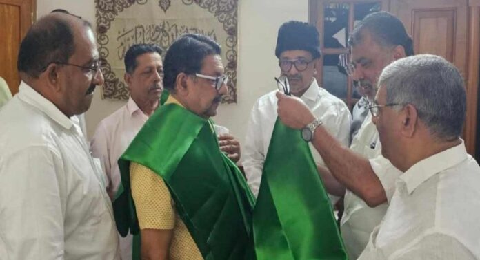 ആര്ജെഡി മുന് സംസ്ഥാന സെക്രട്ടറി കിഷന്ചന്ദ് മുസ്ലിം ലീഗില് ചേര്ന്നു ആര്ജെഡി മുന് സംസ്ഥാന സെക്രട്ടറി കിഷന്ചന്ദ് മുസ്ലിം ലീഗില് ചേര്ന്നു