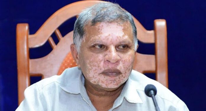 ശ്രുതിക്ക് വീട് താൻ നിർമിച്ച് കൊടുക്കും എന്ന നിലയിലാണ് ടി സിദ്ദിഖ് പ്രചരിപ്പിച്ചിരുന്നതെന്ന് സികെ ശശീന്ദ്രൻ ശ്രുതിക്ക് വീട് താൻ നിർമിച്ച് കൊടുക്കും എന്ന നിലയിലാണ് ടി സിദ്ദിഖ് പ്രചരിപ്പിച്ചിരുന്നതെന്ന് സികെ ശശീന്ദ്രൻ