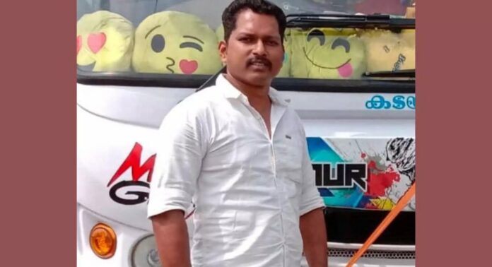 കൊല്ലത്ത് യുവാവിനെ കൊലപ്പെടുത്തി ; 3 പേർ കസ്റ്റഡിയിൽ കൊല്ലത്ത് യുവാവിനെ കൊലപ്പെടുത്തി ; 3 പേർ കസ്റ്റഡിയിൽ