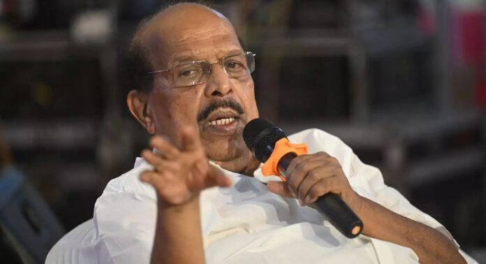 ജി സുധാകരനെതിരെ തിരഞ്ഞെടുപ്പ് കമ്മീഷന് പരാതി നൽകി ഡിവൈഎഫ്ഐ ജില്ലാ പ്രസിഡൻ്റ് ജി സുധാകരനെതിരെ തിരഞ്ഞെടുപ്പ് കമ്മീഷന് പരാതി നൽകി ഡിവൈഎഫ്ഐ ജില്ലാ പ്രസിഡൻ്റ്