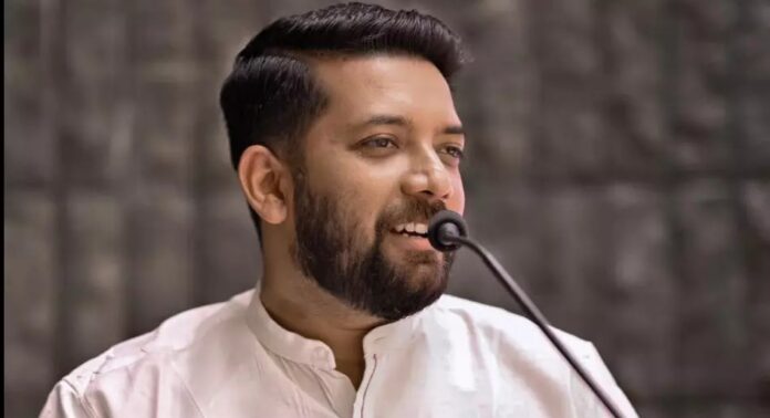 പൈസ കൊടുത്ത് പാലക്കാടിനെ വാങ്ങാൻ കഴിയില്ലെന്ന് വടകര എംപി ഷാഫി പറമ്പിൽ പൈസ കൊടുത്ത് പാലക്കാടിനെ വാങ്ങാൻ കഴിയില്ലെന്ന് വടകര എംപി ഷാഫി പറമ്പിൽ