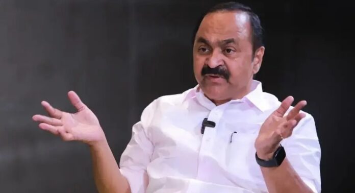 നികേഷ് കുമാറിന്റെ ചോദ്യങ്ങൾക്ക് എകെജി സെന്ററിലെ പ്യൂൺ മറുപടി നൽകുമെന്ന് വി ഡി സതീശൻ നികേഷ് കുമാറിന്റെ ചോദ്യങ്ങൾക്ക് എകെജി സെന്ററിലെ പ്യൂൺ മറുപടി നൽകുമെന്ന് വി ഡി സതീശൻ