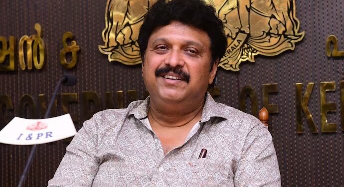 കേന്ദ്ര സർക്കാർ കൊണ്ടുവന്ന മോട്ടോർ വാഹന നിയമം എങ്ങനെയാണ് സതീശൻ മാറ്റുന്നതെന്ന് കെ.ബി. ഗണേഷ് കുമാർ കേന്ദ്ര സർക്കാർ കൊണ്ടുവന്ന മോട്ടോർ വാഹന നിയമം എങ്ങനെയാണ് സതീശൻ മാറ്റുന്നതെന്ന് കെ.ബി. ഗണേഷ് കുമാർ