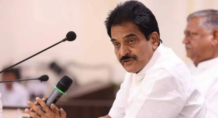 വോട്ടർമാർക്ക് പണം നൽകിയ സംഭവം ; ശോഭാ സുരേന്ദ്രനെതിരെ നടപടി ആവശ്യപ്പെട്ട് കെ.സി വേണുഗോപാൽ വോട്ടർമാർക്ക് പണം നൽകിയ സംഭവം ; ശോഭാ സുരേന്ദ്രനെതിരെ നടപടി ആവശ്യപ്പെട്ട് കെ.സി വേണുഗോപാൽ