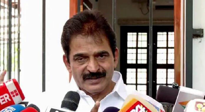 സിപിഐഎം വ്യാജ ആധാർ കാർഡുകൾ നിർമിക്കുന്നത് അന്വേഷിക്കണമെന്ന പരാതിയിൽ ഉറച്ചു നിൽക്കുന്നതായി കെ.സി.വേണുഗോപാൽ സിപിഐഎം വ്യാജ ആധാർ കാർഡുകൾ നിർമിക്കുന്നത് അന്വേഷിക്കണമെന്ന പരാതിയിൽ ഉറച്ചു നിൽക്കുന്നതായി കെ.സി.വേണുഗോപാൽ