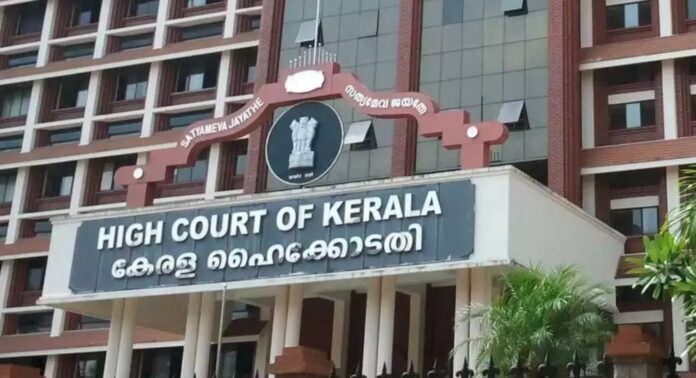 അവകാശങ്ങൾ നിഷേധിക്കപ്പെടും ; ഹൈക്കോടതയിൽ ഹർജി സമർപ്പിച്ച് ട്രാൻസ്ജെൻഡർ വ്യക്തികൾ അവകാശങ്ങൾ നിഷേധിക്കപ്പെടും ; ഹൈക്കോടതയിൽ ഹർജി സമർപ്പിച്ച് ട്രാൻസ്ജെൻഡർ വ്യക്തികൾ