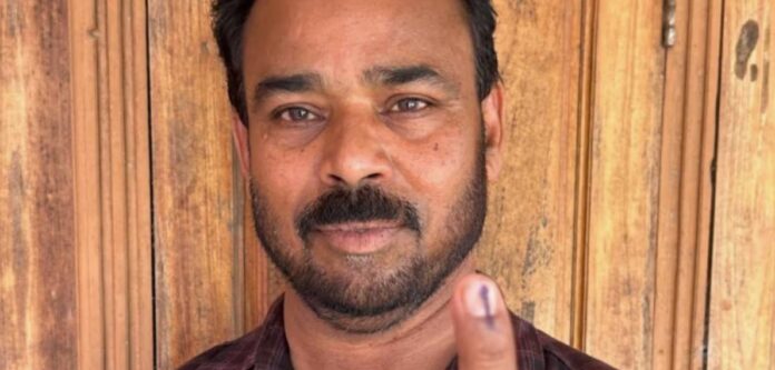 പാലക്കാട് 59-ാം വയസില് കന്നി വോട്ട് ചെയ്ത് അബ്ദുല് സലാം പാലക്കാട് 59-ാം വയസില് കന്നി വോട്ട് ചെയ്ത് അബ്ദുല് സലാം