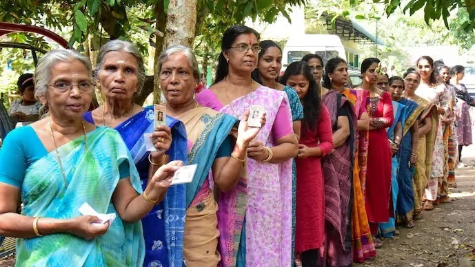 കേരളത്തിൽ സ്ത്രീ വോട്ടർമാരുടെ പോളിങ് കണക്കിൽ റെക്കോർഡ് ; 81.19 ശതമാനം പേർ വോട്ട് ചെയ്തു കേരളത്തിൽ സ്ത്രീ വോട്ടർമാരുടെ പോളിങ് കണക്കിൽ റെക്കോർഡ് ; 81.19 ശതമാനം പേർ വോട്ട് ചെയ്തു